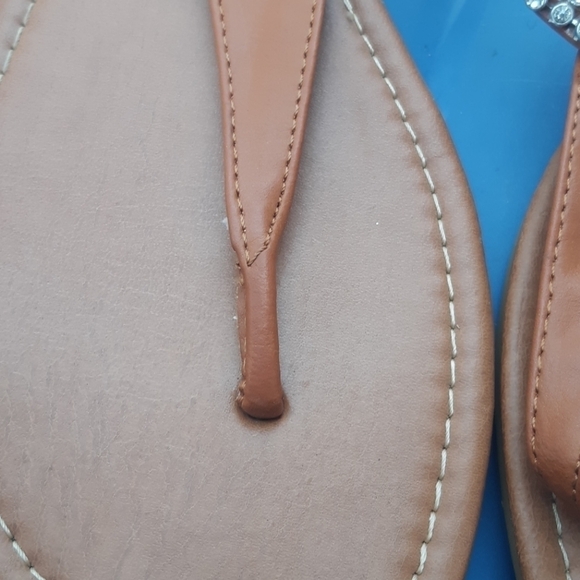 Woman wrap flat sandles size 10 tan colour with jewel accent gladiator style - Picture 4 of 6